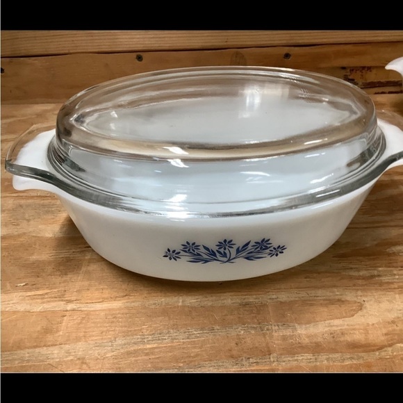 Vintage anchor hocking casserole dish in Excellent condition - Picture 1 of 4